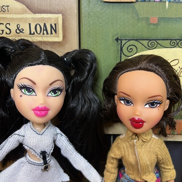 2 Bratz Dolls Yasmin 2001 & Jade 2015 MGA - Picture 3 of 9